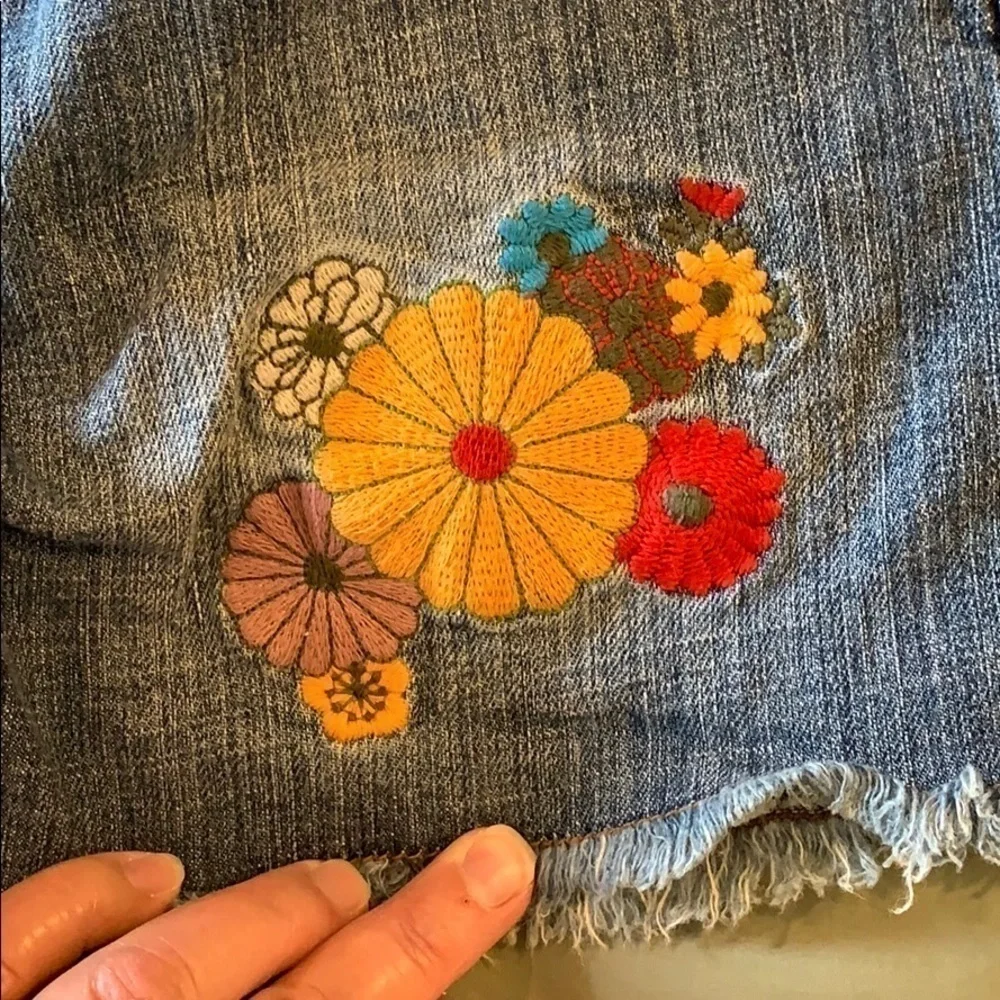 Candies Brand Junior Jean Short. Super cute. Sz 3.​​​​​​​​​​​​​​​​​​​​